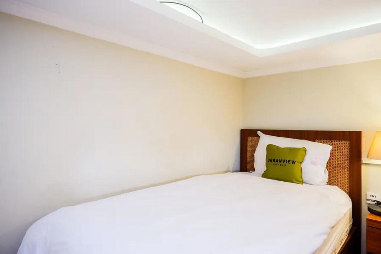 Urbanview Rumah Kandjani Yogyakarta Kejayan Экстерьер фото
